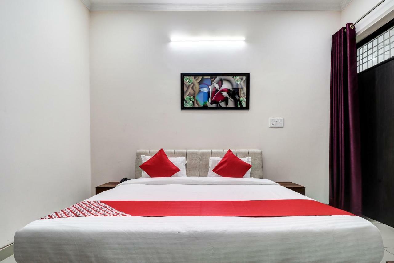 Oyo 38208 Hotel Prakash Kunj Lakhnau Kültér fotó
